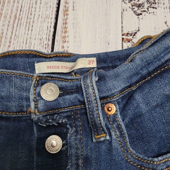 Levi's Women's Size 27 High Waist Cropped Straight Leg Dark Wash Denim Jeans - Picture 4 of 9
